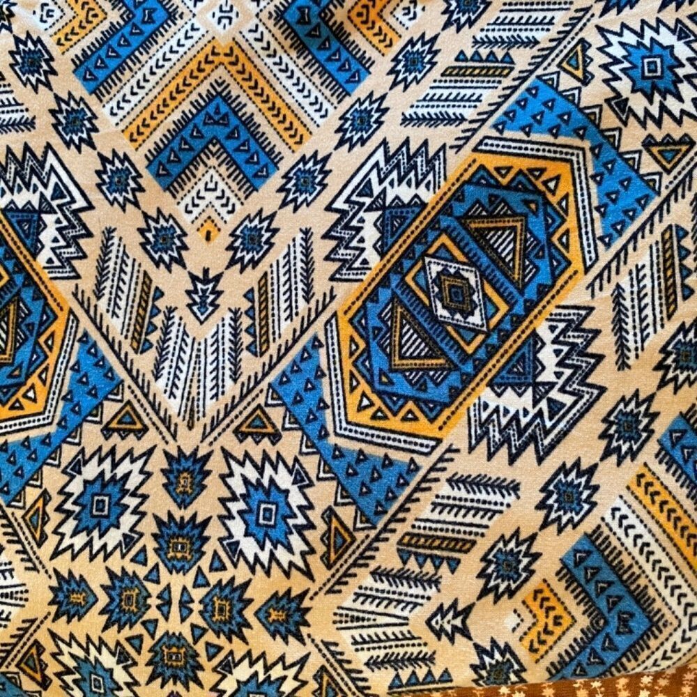 0484 LuLaRoe Size T & C Leggings Blue and Yellow Zigzag Print New - Picture 2 of 5